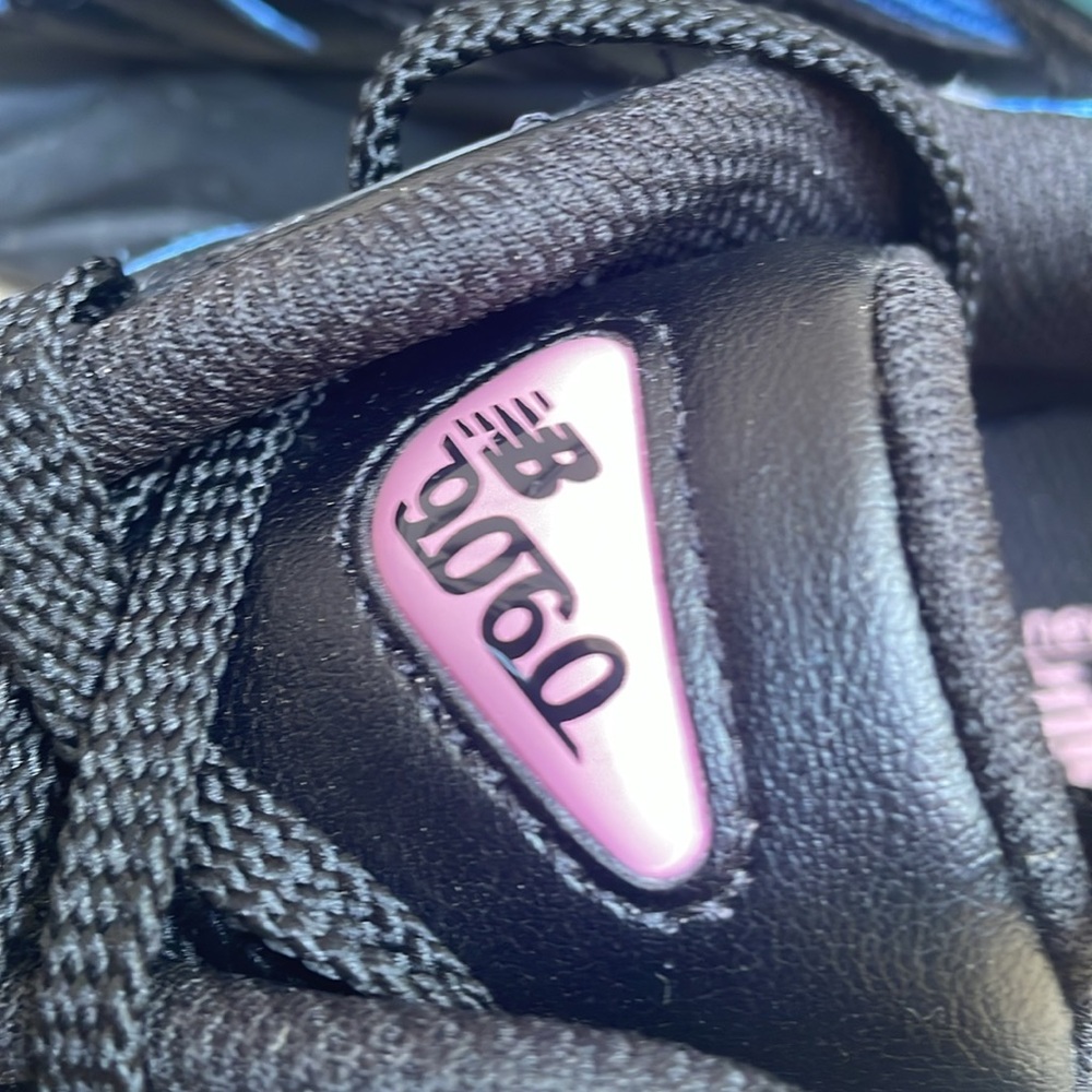 LIKE NEW- New Balance 9060- Black/Blue Sneakers M 10.5/ W 12 - Picture 2 of 13